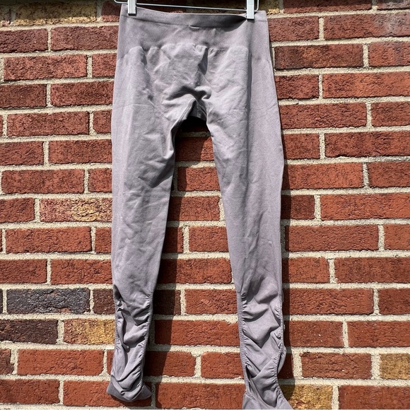 Lole Womens Cutest Legging Seamless Ruched Leggings Tights S/M Gray 



28m - Picture 2 of 8